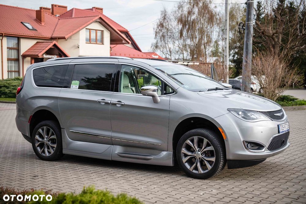 Chrysler Pacifica - 21