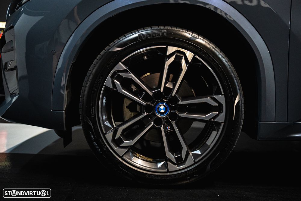 BMW iX2 eDrive20 Pack Desportivo M - 5