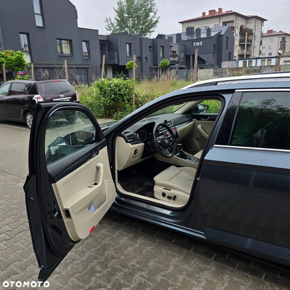 Skoda Superb 2.0 TDI SCR Style DSG - 11