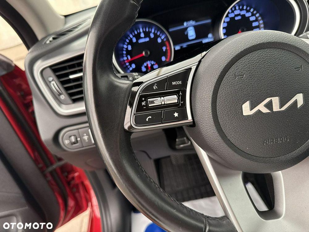 Kia Ceed - 25