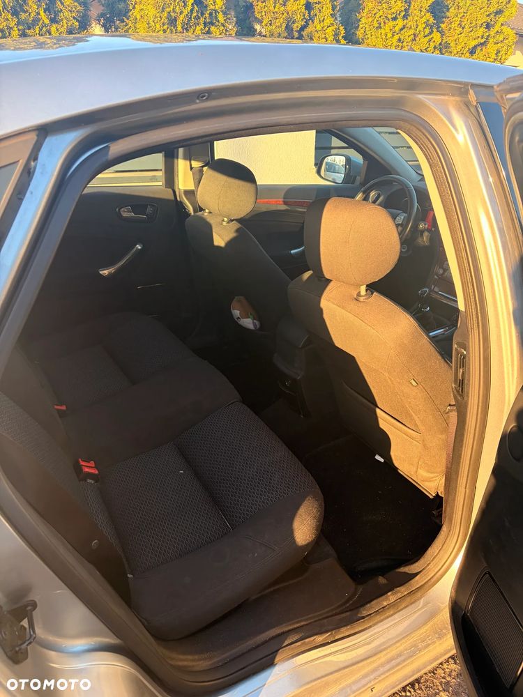 Ford Mondeo 2.5 Ghia - 7