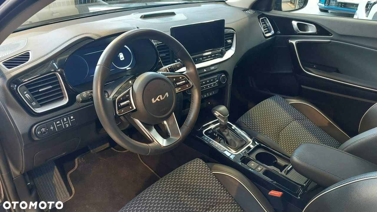 Kia XCeed - 13