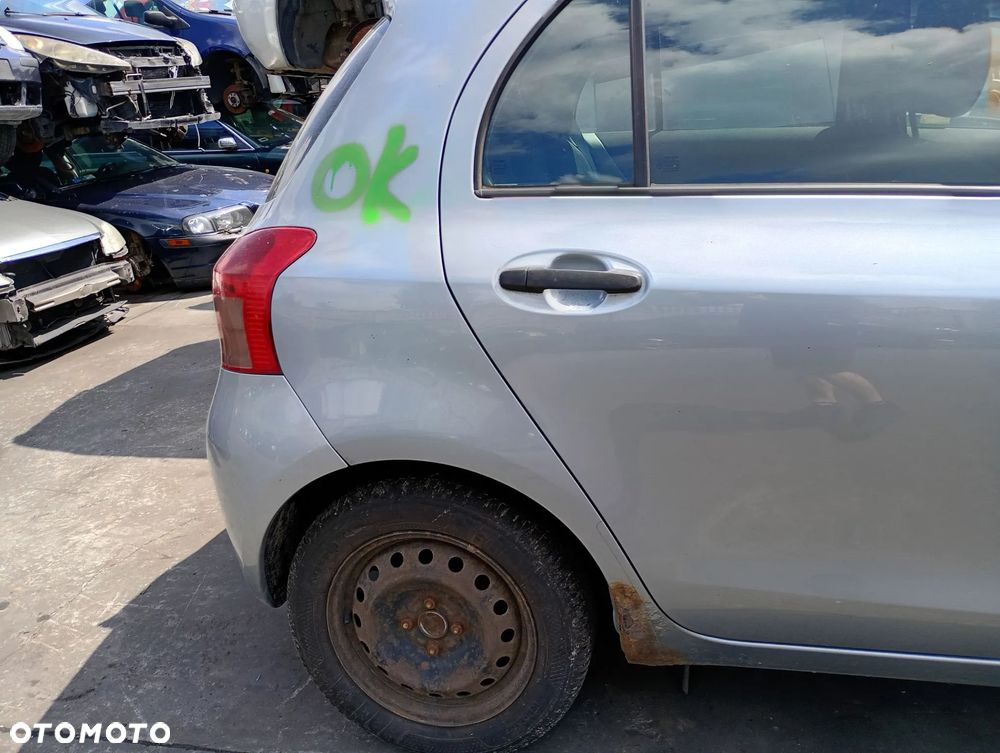 TOYOTA YARIS II 05-09 2SZ-FE 1.3 16V OSLONA PRZECIWSŁONECZNA PRAWA LEWA DASZEK SŁONECZNIK - 12