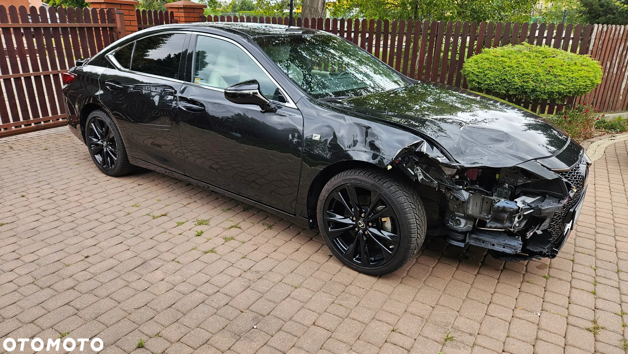 Lexus ES 300h F Sport Edition - 3