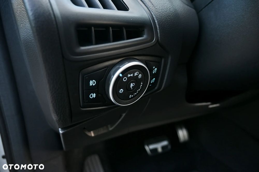 Ford Focus 1.5 EcoBoost ST-Line - 33