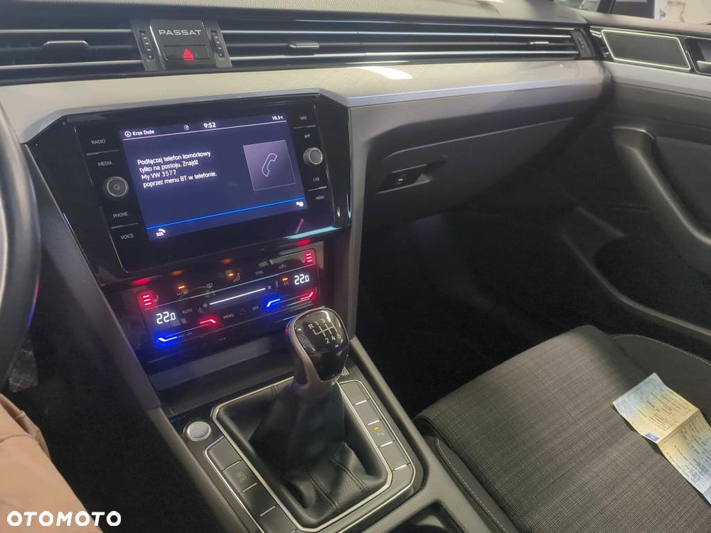 Volkswagen Passat - 11