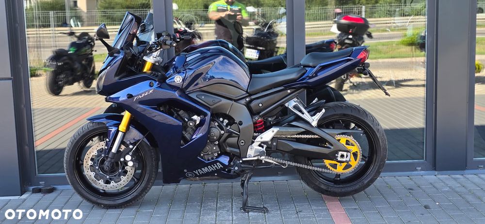 Yamaha FZ - 22