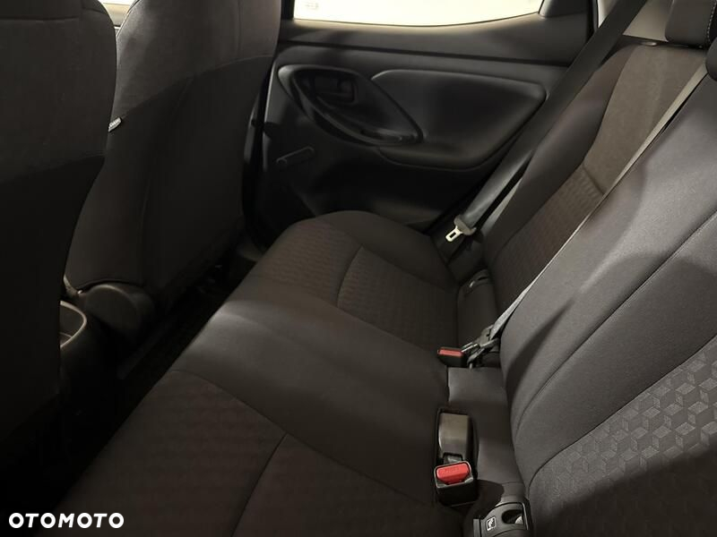 Toyota Yaris - 19