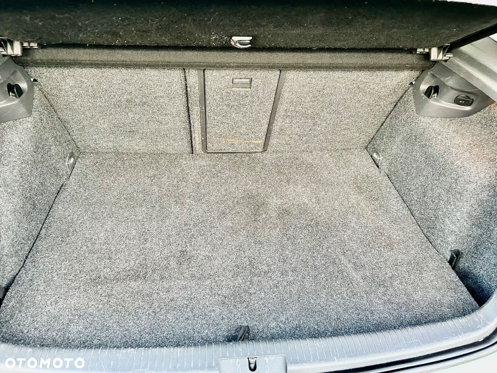 Volkswagen Golf R32 4Motion DSG - 15