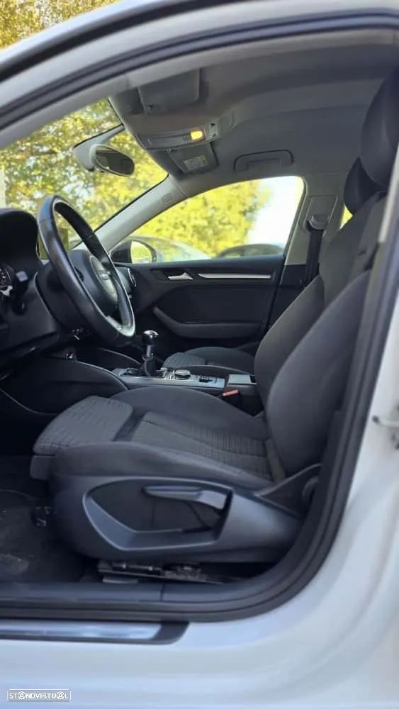 Audi A3 Sportback 1.6 TDI Ambiente - 10