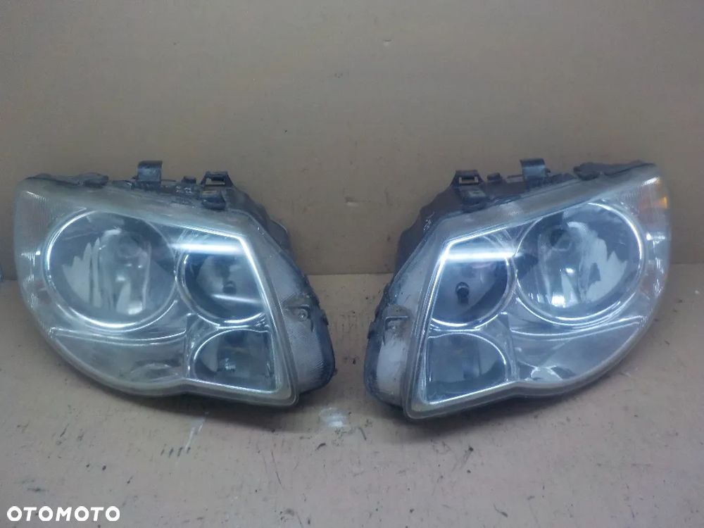 CHRYSLER VOYAGER IV LAMPA PRAWY PRZÓD EUROPA - 1