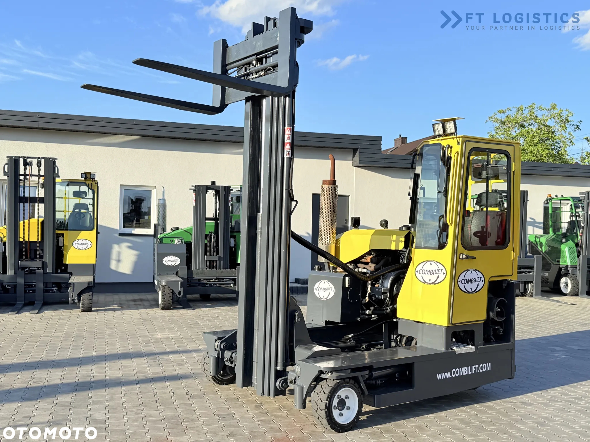 Combilift C3000 / GAS / TRIPLEX- 7600MM / POZYCJONER WIDEŁ / WOLNY SKON / PEŁNA OGRZEWANA KABINA / JEDYNIE 7868H / Szeroka oferta wózków czterokierunkowych i bocznych, dopasowanych do różnorodnych potrzeb i zastosowań. - 25