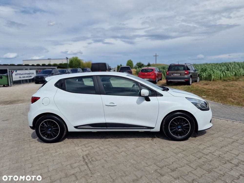 Renault Clio 1.2 16V 75 LIMITED - 8