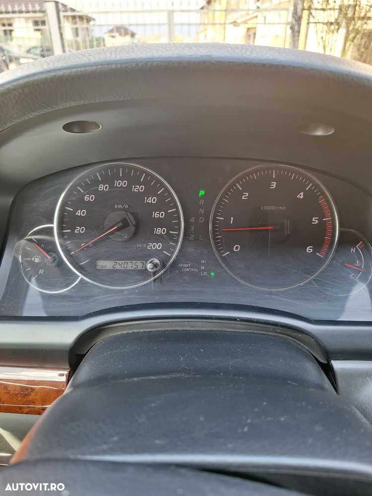 Toyota Land Cruiser - 14