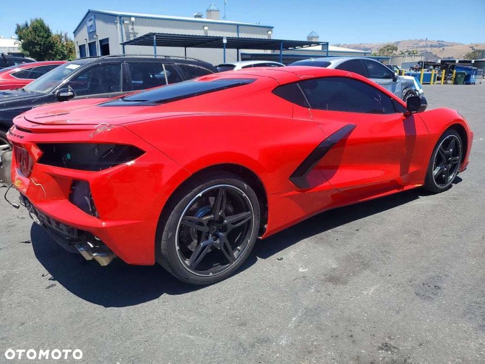 Chevrolet Corvette - 4