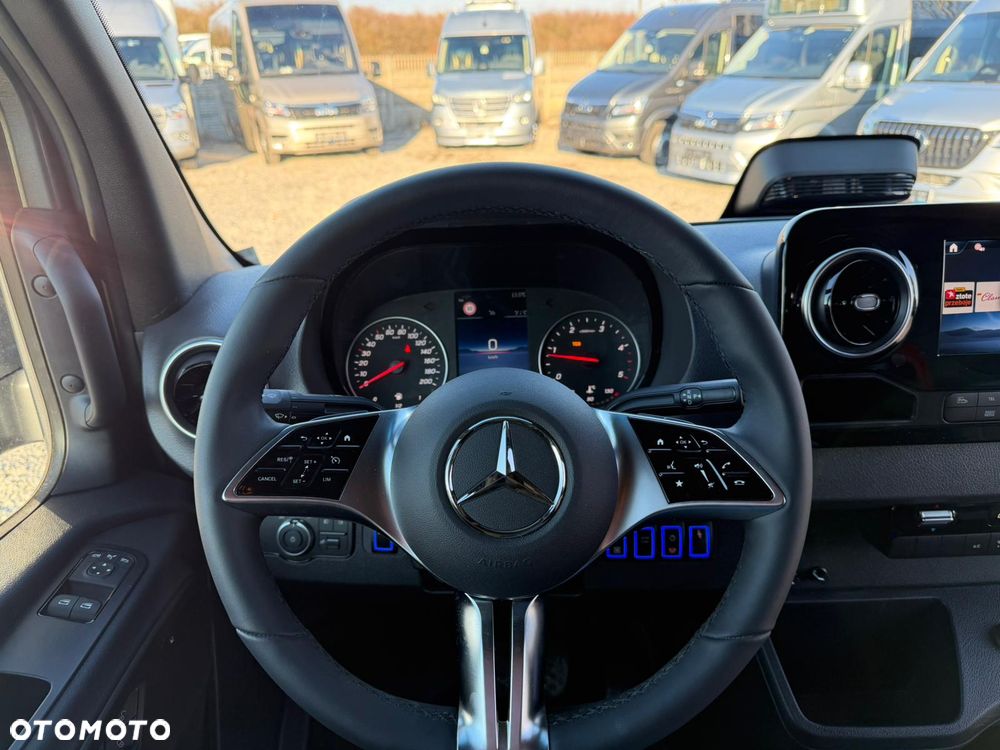 Mercedes-Benz Sprinter 519 - 23