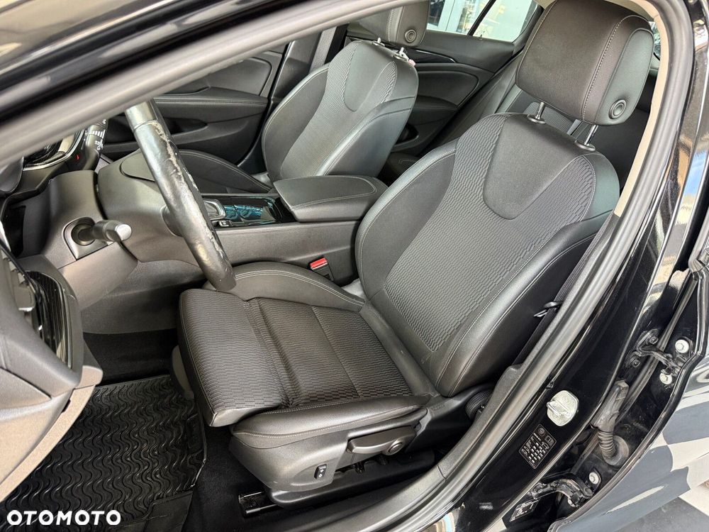 Opel Insignia - 21