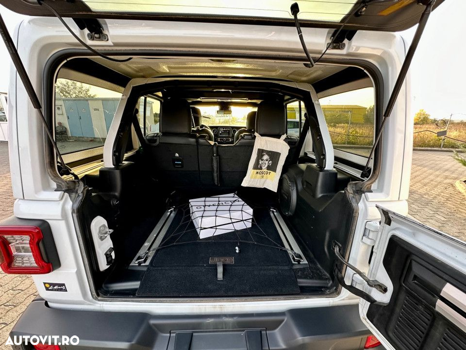 Jeep Wrangler - 8