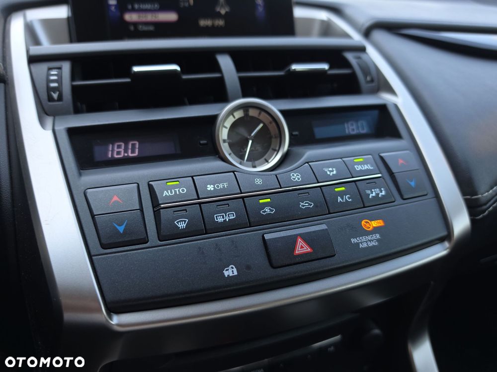 Lexus NX 300h Elite AWD - 17