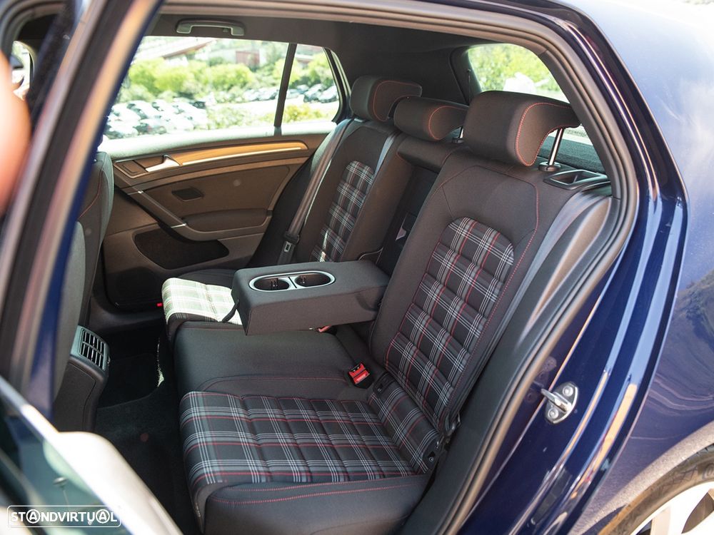 VW Golf 2.0 TSI GTI DSG Performance - 11