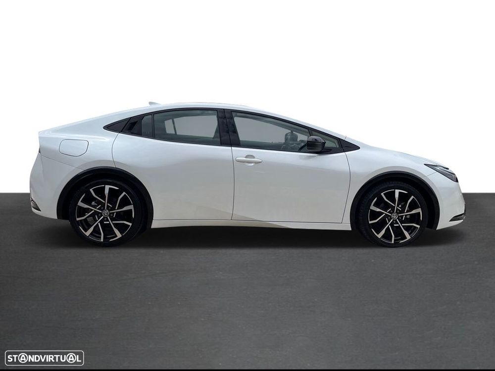 Toyota Prius 2.0 Plug-in Luxury - 8