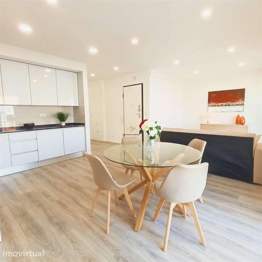 Apartamento T3 remodelado equipado e mobilado em Benfica - Grande imagem: 4/22