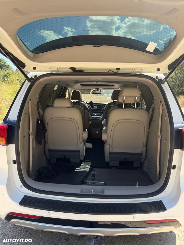 Kia Carnival - 20