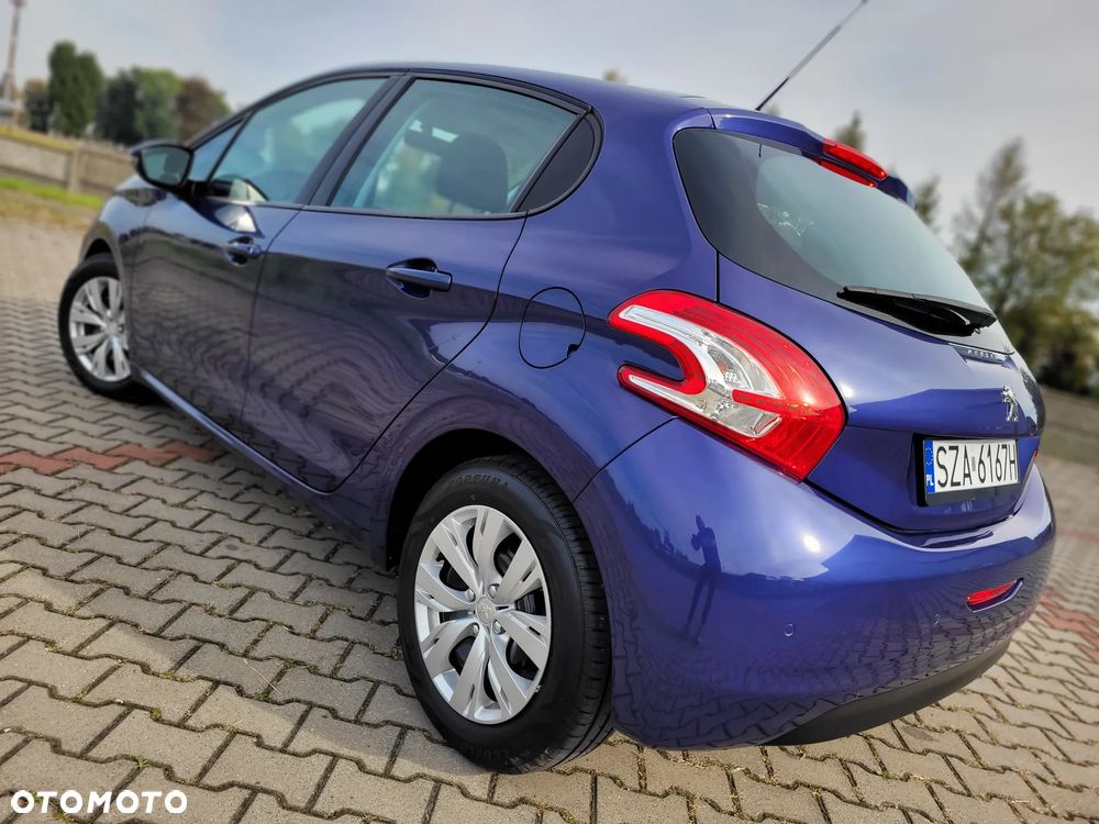 Peugeot 208 - 5