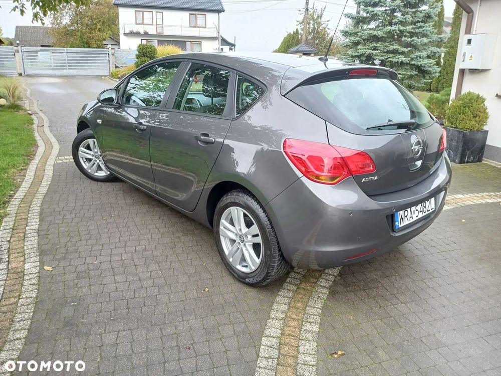 Opel Astra 1.6 Exklusiv - 7