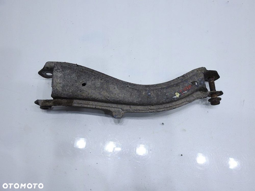 WAHACZ PRAWY TYŁ VOLVO V70 II - 2