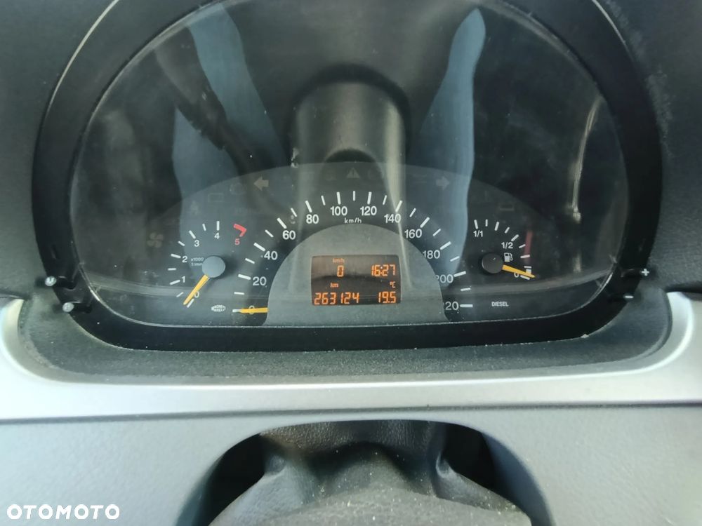 Mercedes-Benz Vito - 20