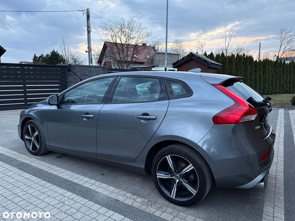Volvo V40 D3 Geartronic RDesign - 17