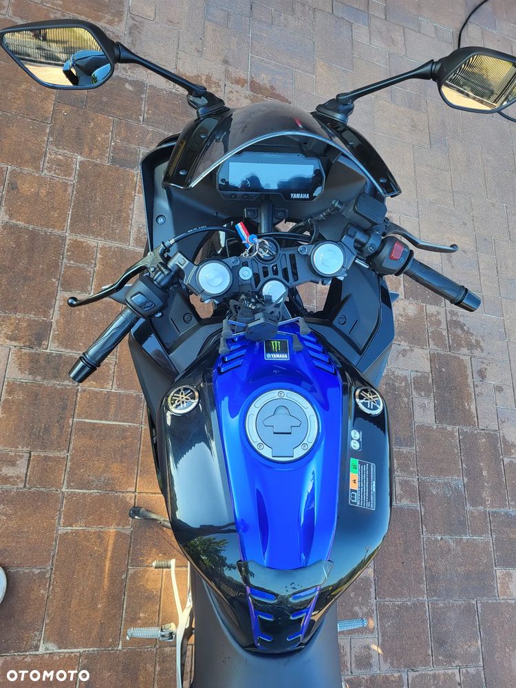 Yamaha YZF - 4