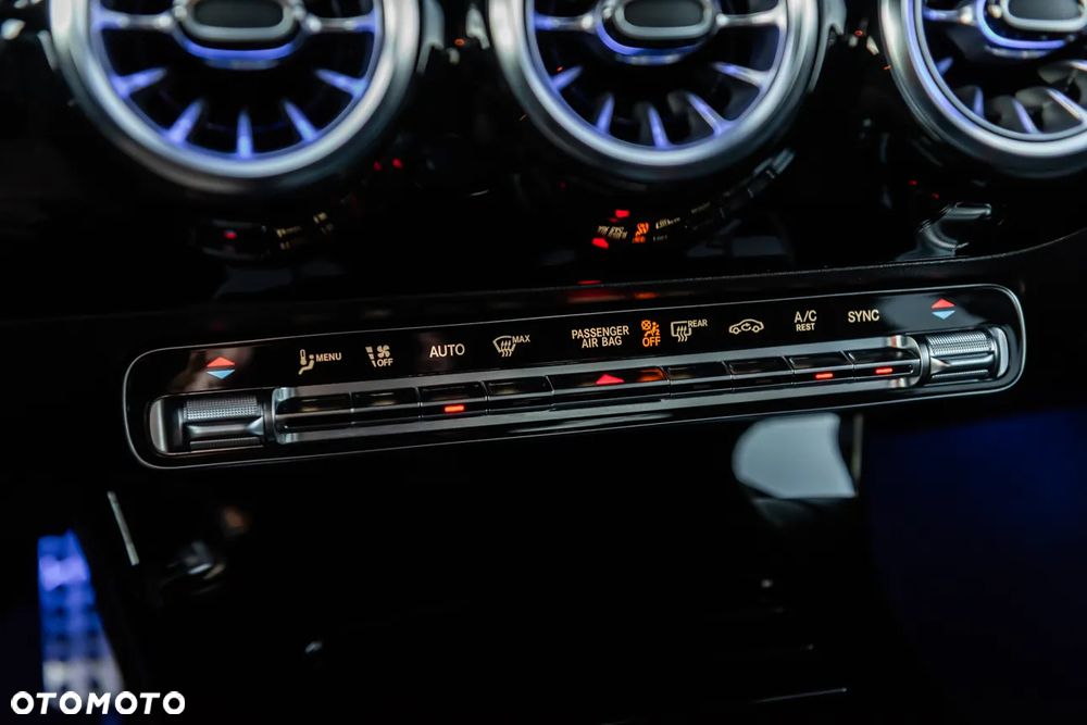 Mercedes-Benz CLA - 31