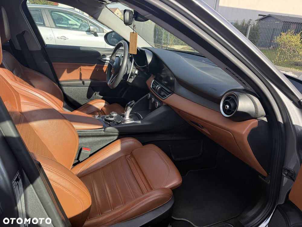 Alfa Romeo Giulia 2.0 Turbo Veloce Q4 - 6