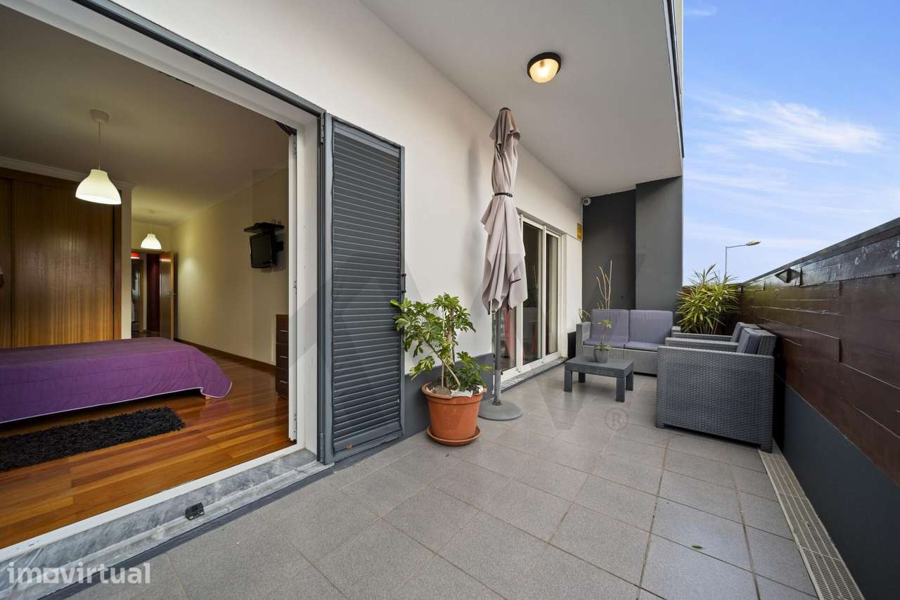 Elegância e Exclusividade! Apartamento T2 com Áreas Singulares e Pisci - Grande imagem: 3/51