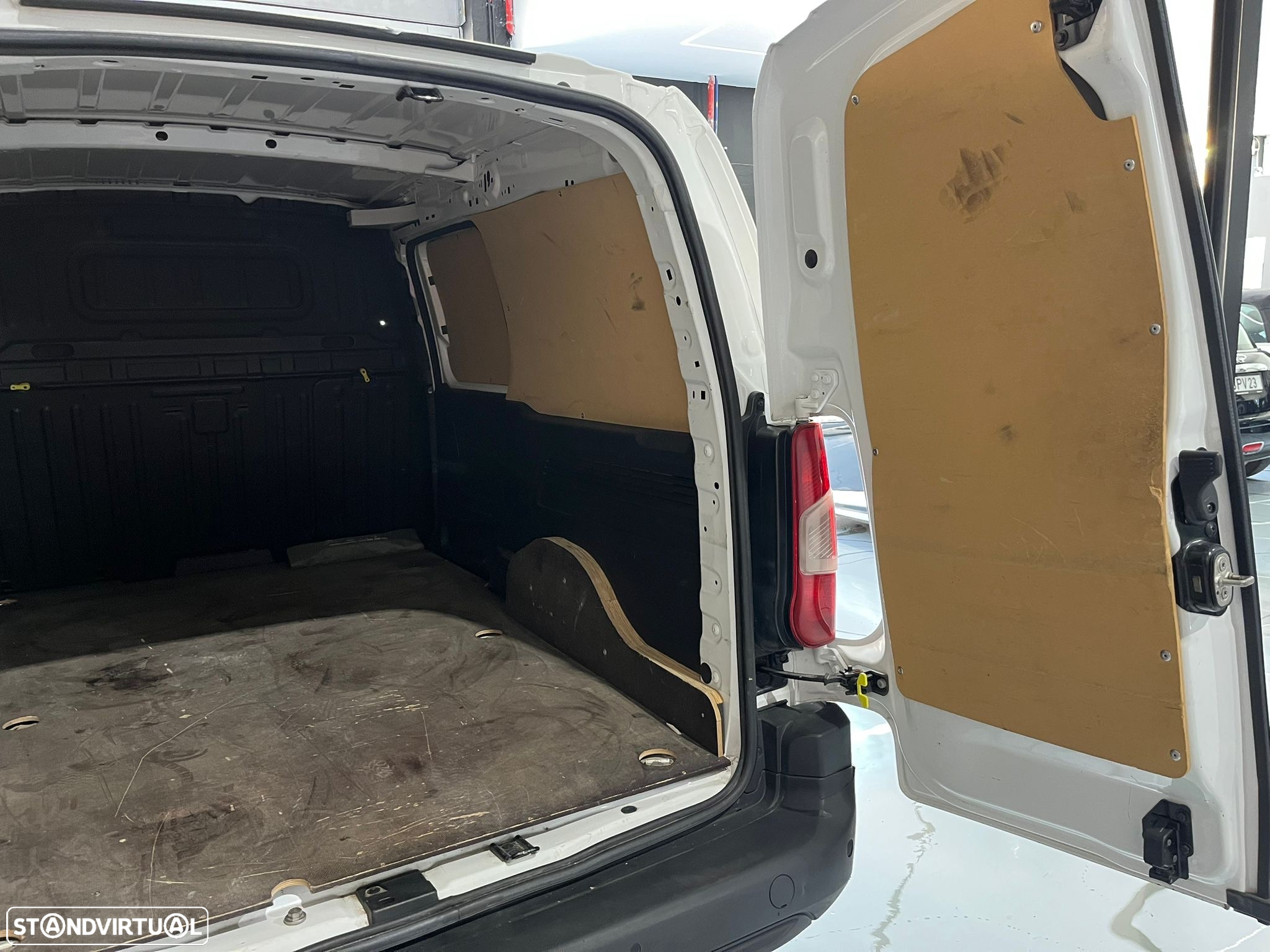 Peugeot Partner Longa 3 Lugares Com  IVA DEDUTIVEL ** - 25