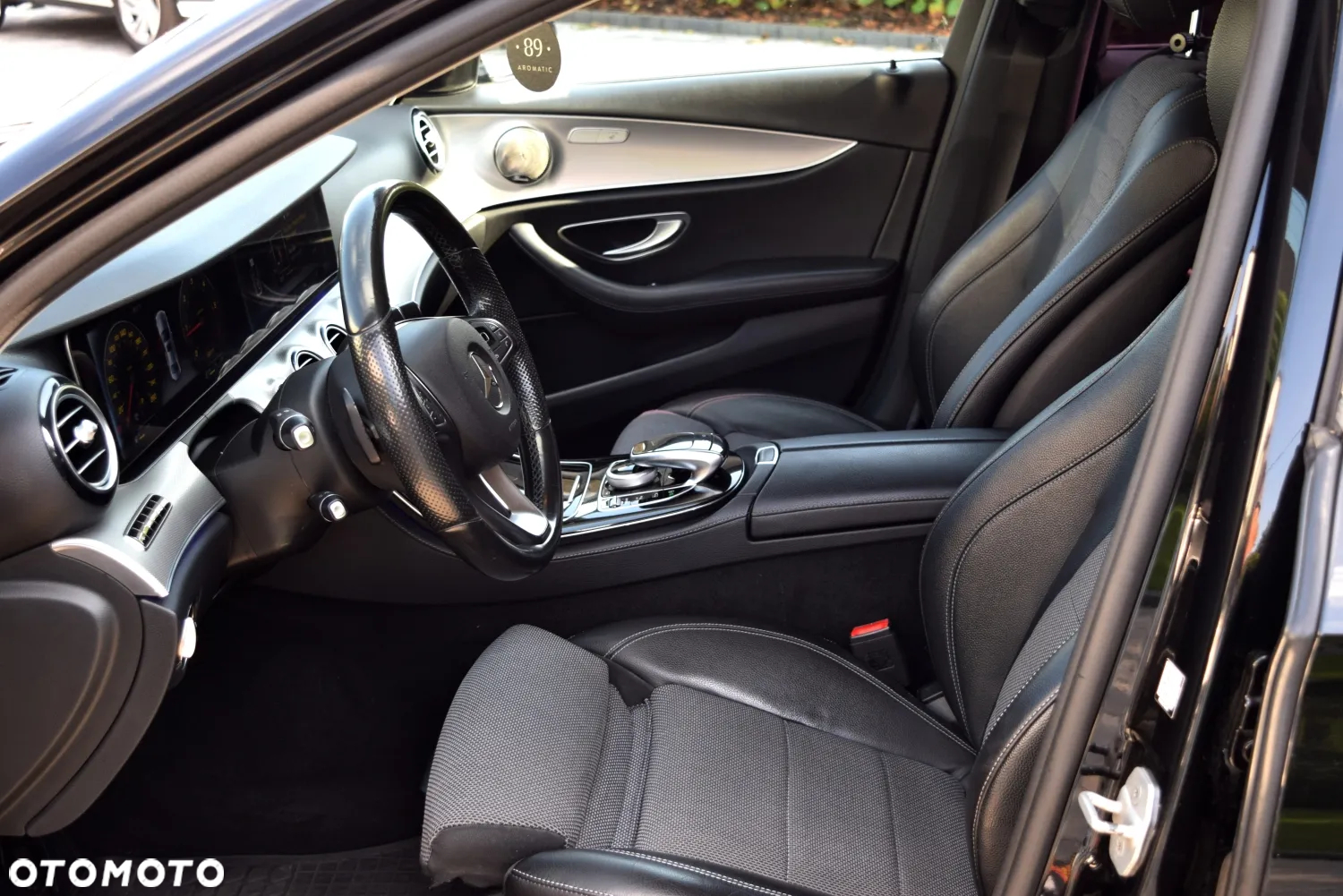 Mercedes-Benz Klasa E 220 d Business Edition 9G-TRONIC - 25