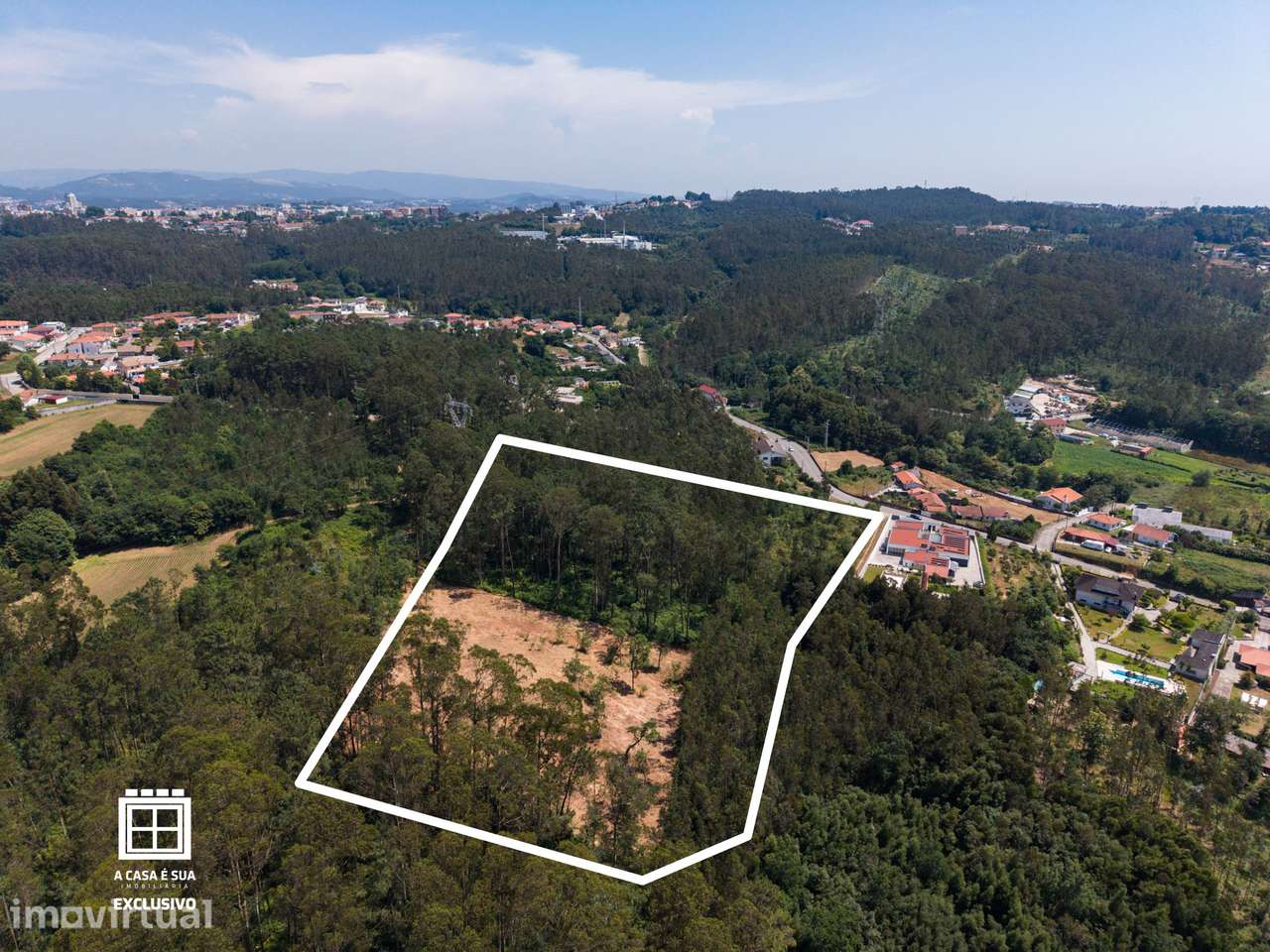 Terreno urbanizável com 4.030 m2 em Arrifana, S. M. Feira - Exclusivo - Grande imagem: 2/18
