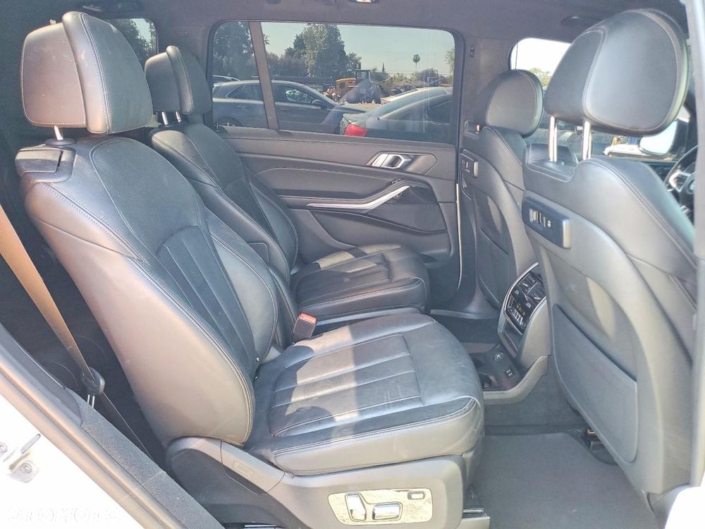 BMW X7 xDrive40i - 12