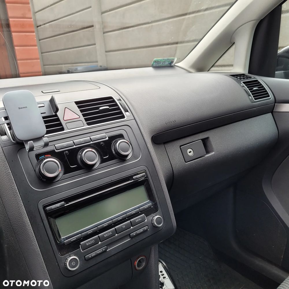Volkswagen Touran - 9