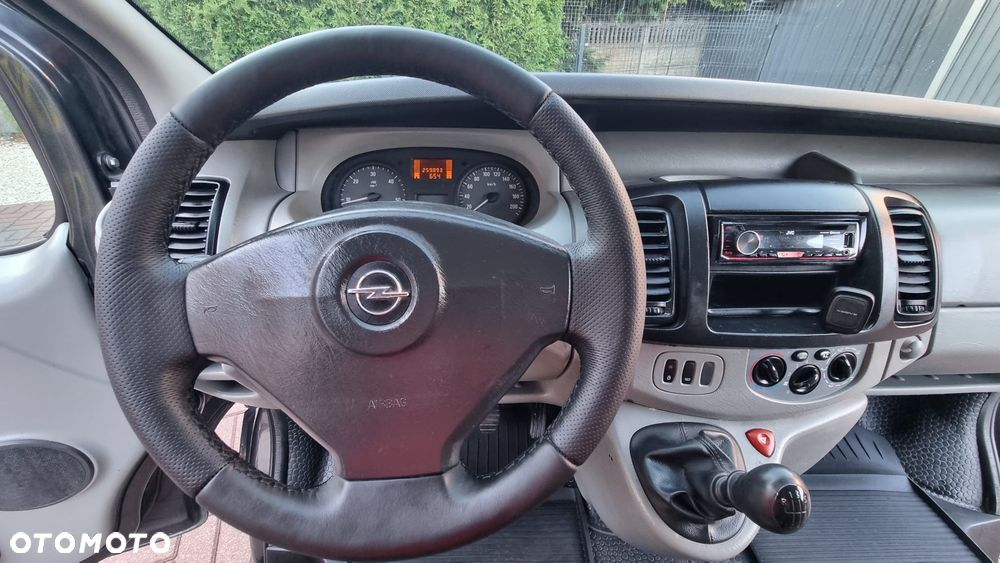 Opel Vivaro - 17