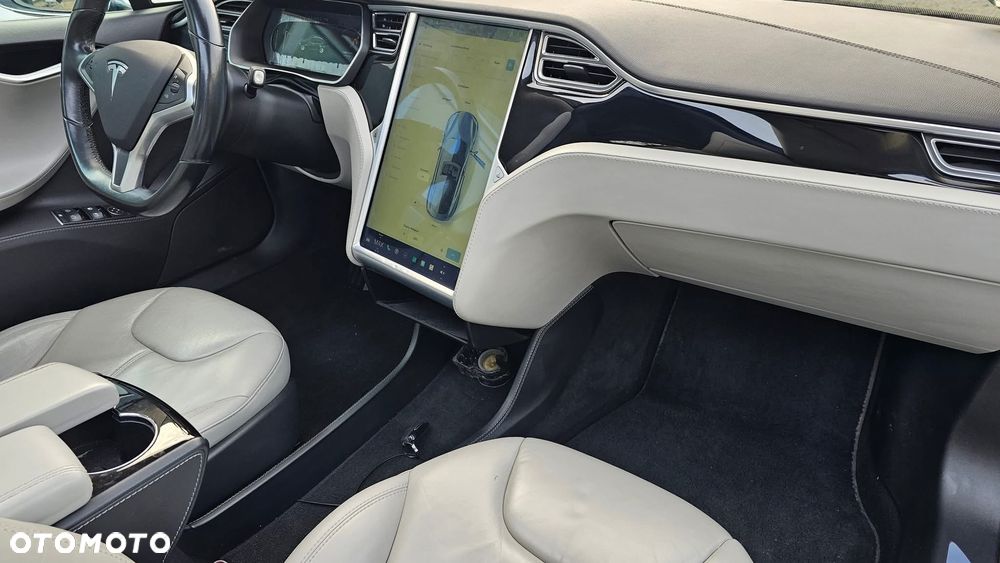 Tesla Model S Standard - 18