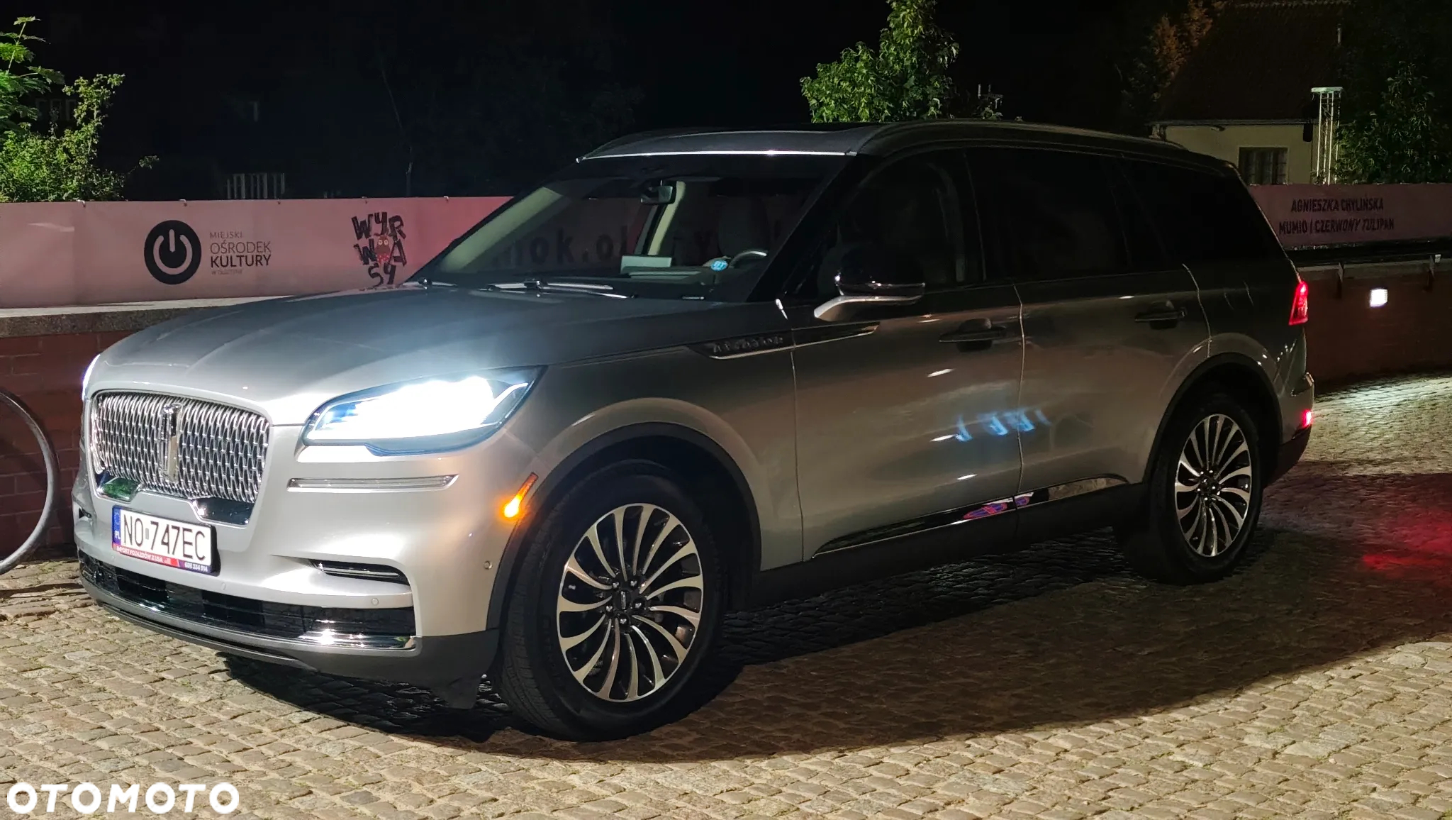 Lincoln Aviator - 11
