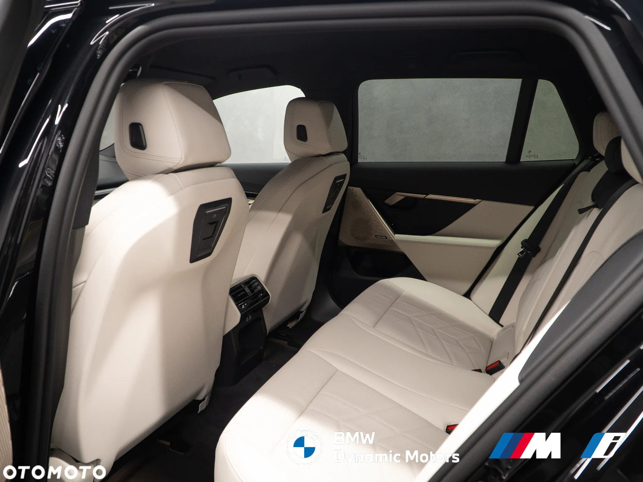 BMW Seria 5 520d xDrive Touring - 23