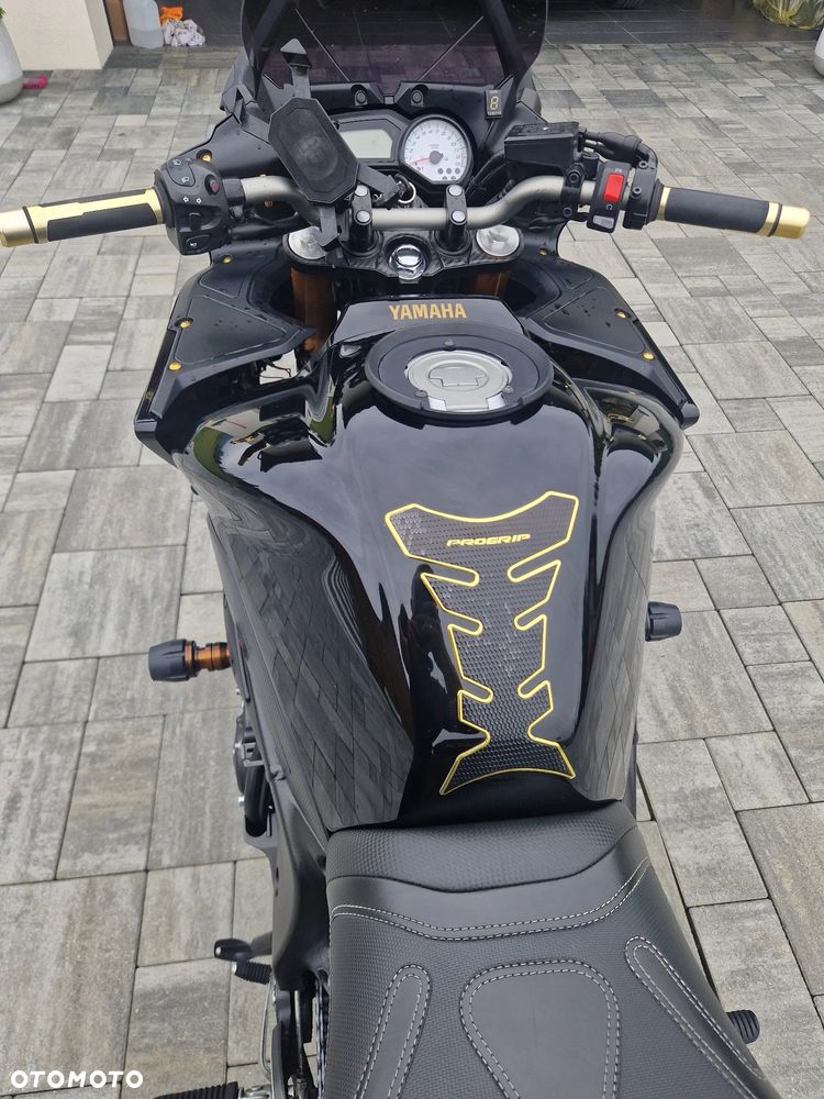 Yamaha FZ8 - 5