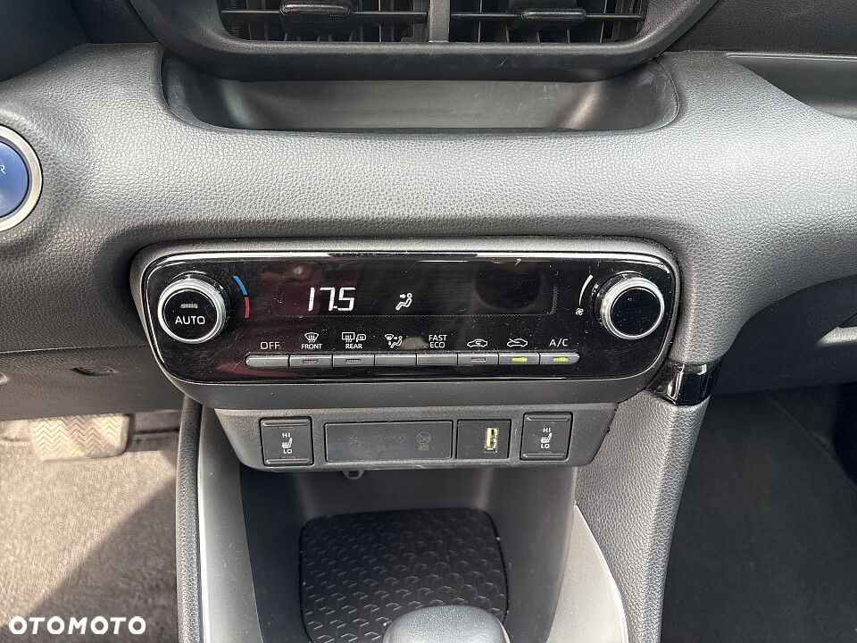 Mazda 2 - 24