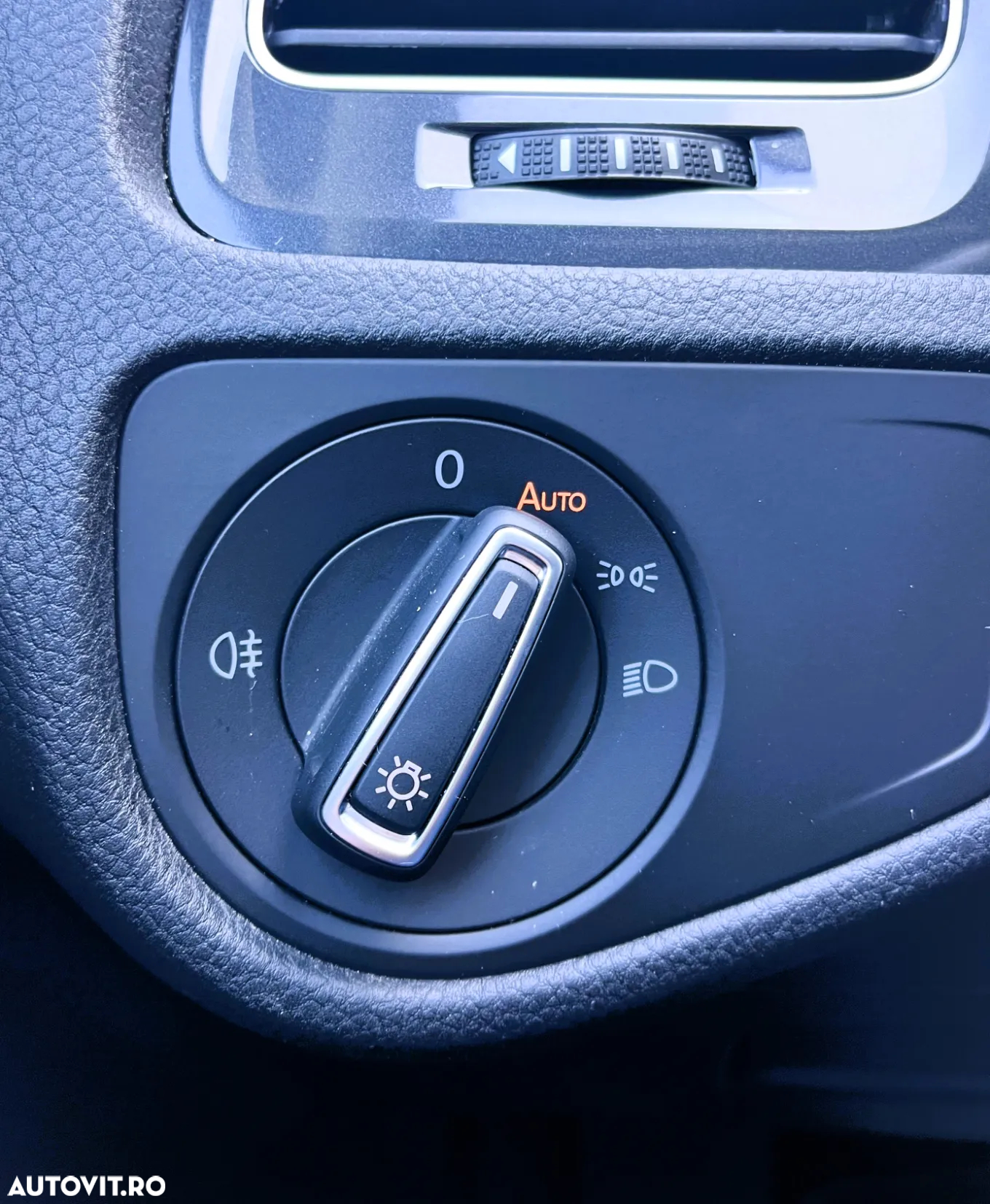 Volkswagen e-Golf - 19
