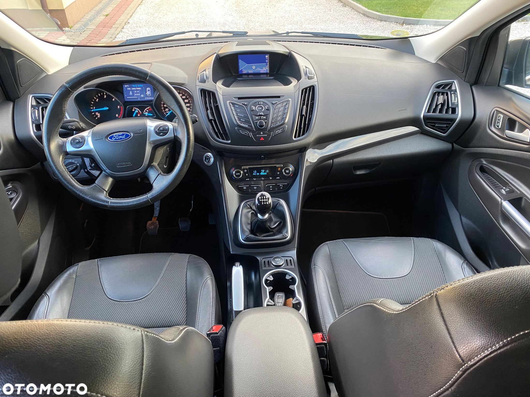Ford Kuga 2.0 TDCi Titanium - 8