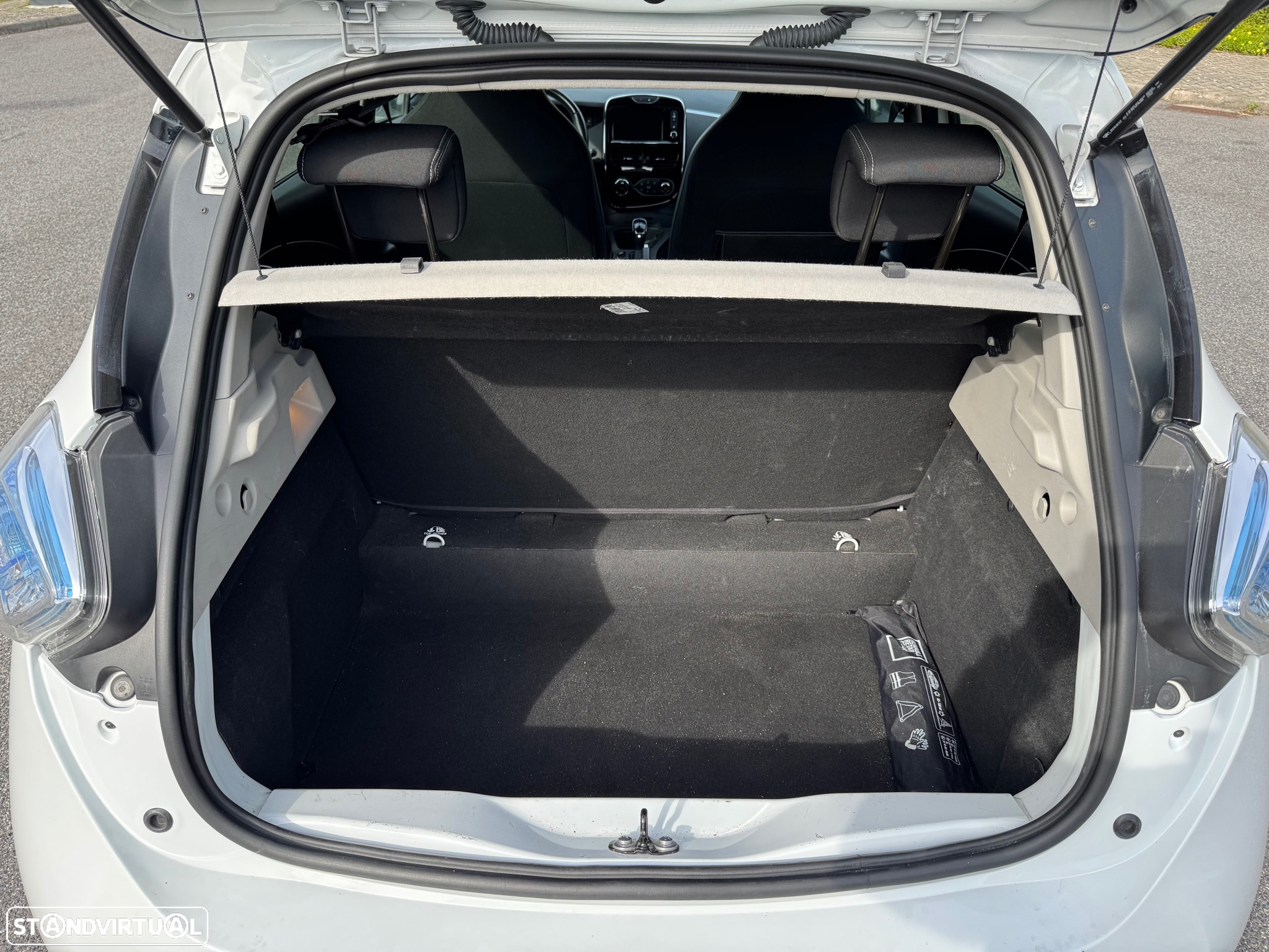 Renault Zoe (s/ Bateria) Intens 40 Flex Q90 - 12